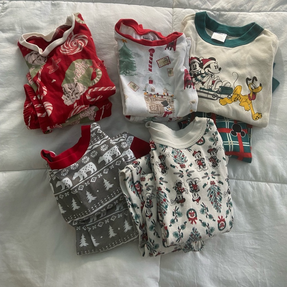 Christmas 4T PJ bundle, Hanna Andersson (Disney), Burt’s Bees, Lazy One